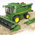 Комбайн-игрушка Bruder – John Deere T670I