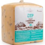 Сир твердий з волоським горіхом 45%  жиру в сухій речовині